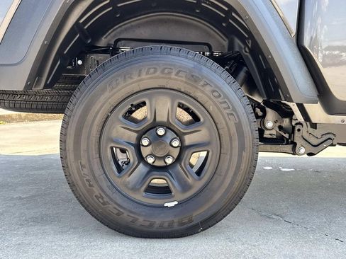 New 2026 Jeep Gladiator Sport image 15