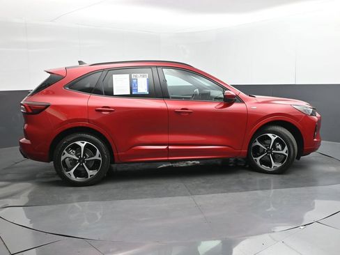 Certified 2023 Ford Escape ST-Line Elite AWD/4WD image 32