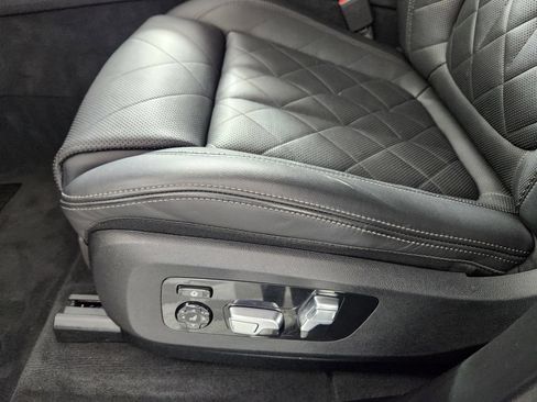 Used 2023 BMW X7 xDrive40i AWD/4WD image 13