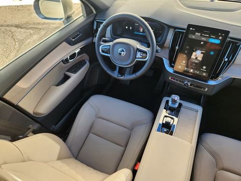 New 2026 Volvo XC90 T8 Plus image 10