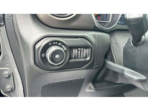 Used 2018 Jeep Wrangler Unlimited Sport S AWD/4WD image 19