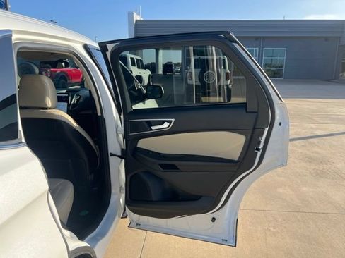 Used 2024 Ford Edge SEL w/ Convenience Package AWD/4WD image 22