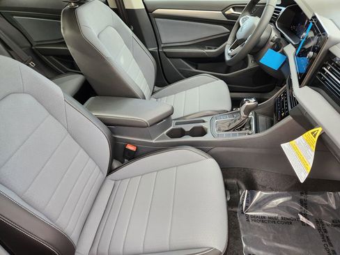 New 2026 Volkswagen Jetta SE FWD image 5