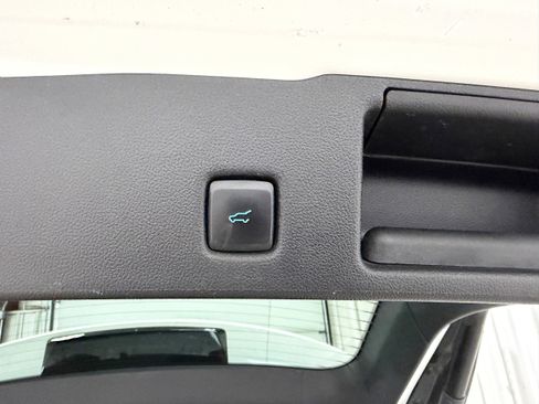 Certified 2021 Ford Escape Titanium FWD image 30
