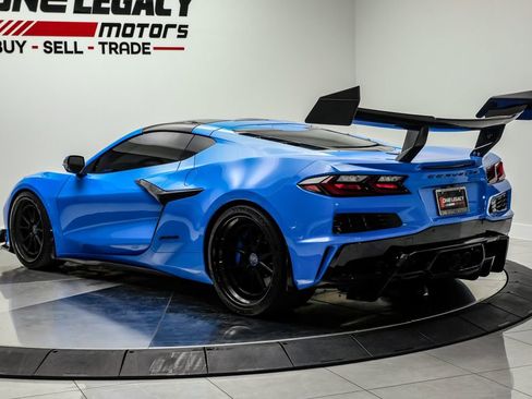 Used 2023 Chevrolet Corvette Z06 RWD image 11