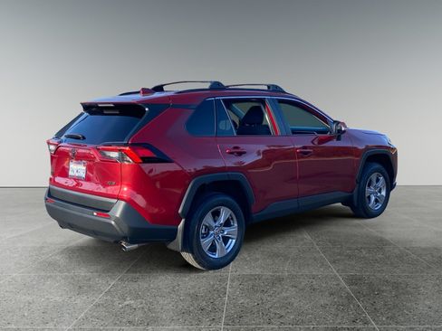 Used 2024 Toyota RAV4 XLE FWD image 5