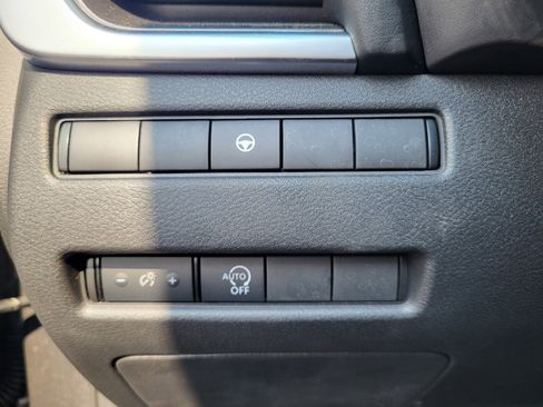 Used 2023 Nissan Rogue SV FWD image 25
