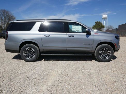 New 2026 Chevrolet Suburban Z71 w/ Z71 Off-Road Package AWD/4WD image 3