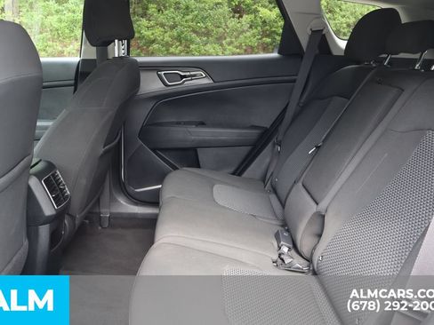 Used 2025 Kia Sportage LX FWD image 17