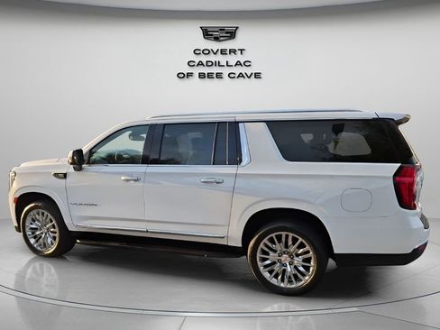 Used 2023 GMC Yukon XL SLT w/ SLT Premium Package image 6