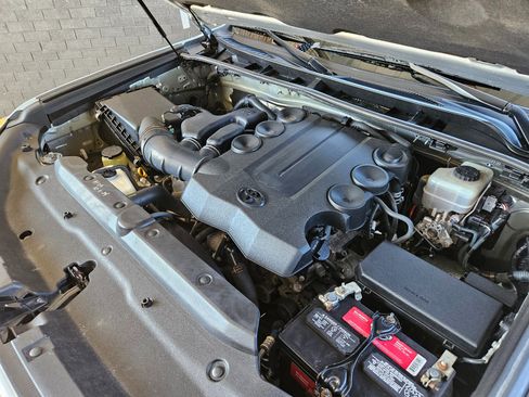 Used 2010 Toyota 4Runner Limited image 27