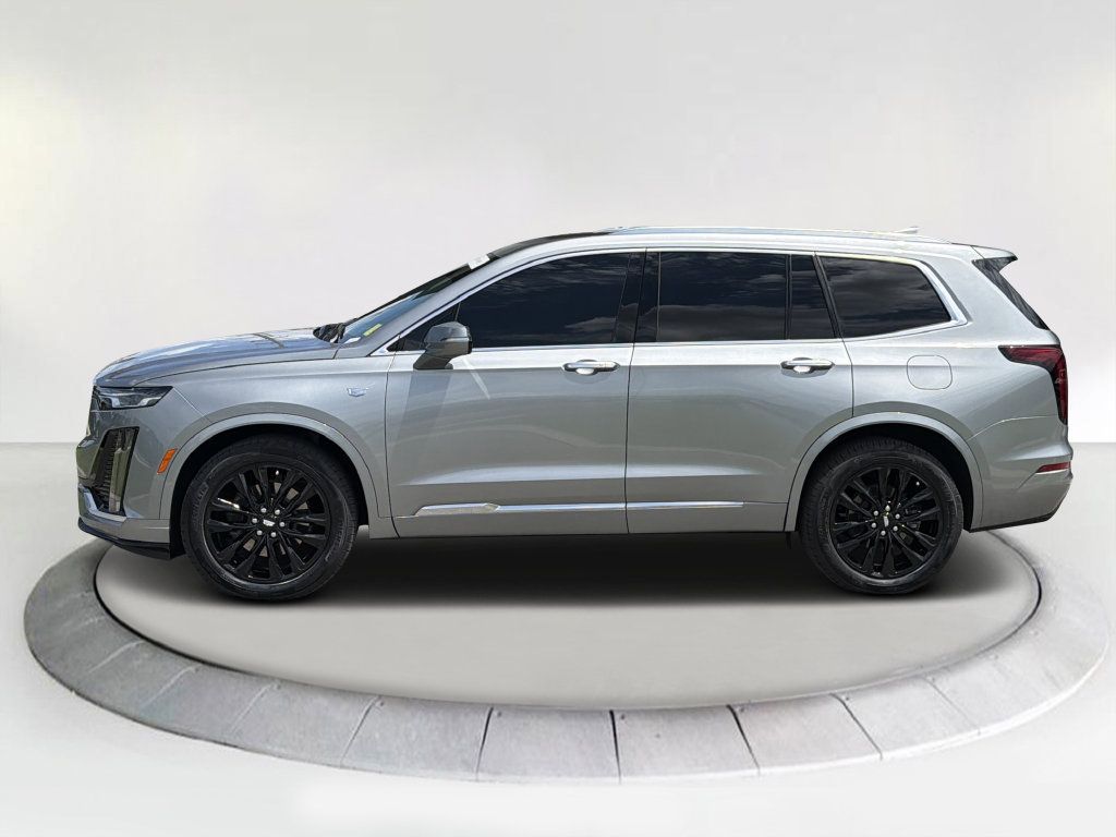 Certified 2025 Cadillac XT6 Luxury FWD image 2