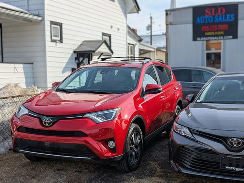Used 2017 Toyota RAV4 XLE image 4