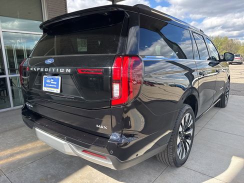 Certified 2025 Ford Expedition Max Platinum w/ Driver's Package AWD/4WD image 8