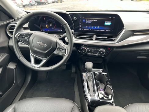 Used 2025 Chevrolet Trax ACTIV w/ Driver Confidence Package image 17