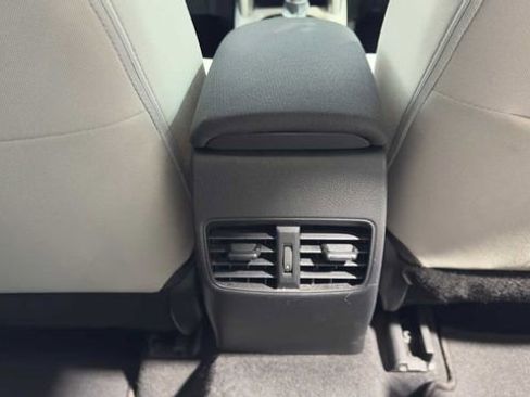 Used 2023 Toyota Corolla Cross L image 14