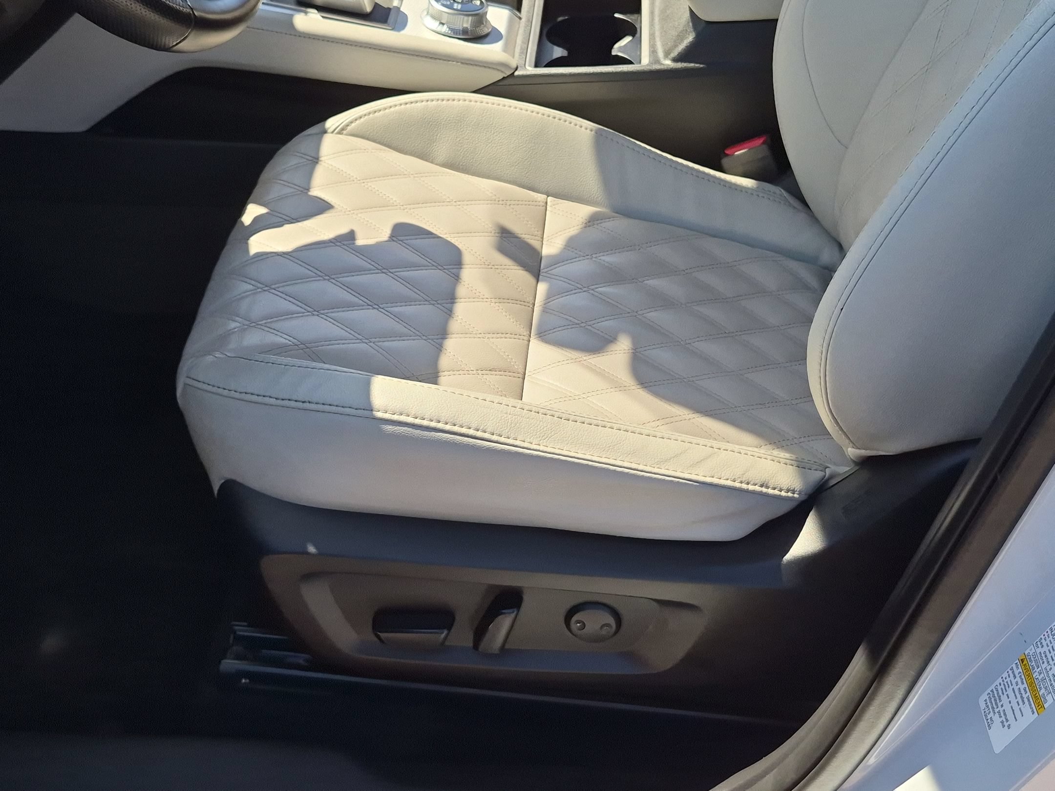 Used 2024 Mitsubishi Outlander SEL AWD/4WD image 14