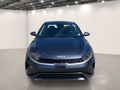 Certified 2023 Kia Forte LXS FWD image 3