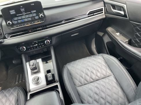 Used 2023 Mitsubishi Outlander SEL FWD image 16