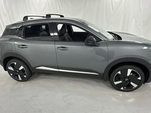 New 2026 Nissan Kicks SR w/ Cold Weather Package image 2