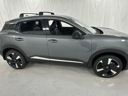 New 2026 Nissan Kicks SR w/ Cold Weather Package