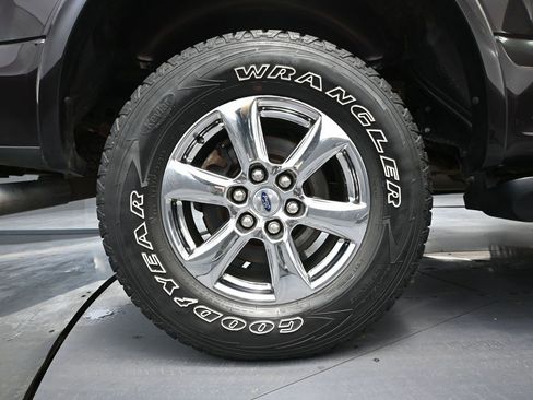 Used 2020 Ford F150 Lariat w/ Equipment Group 502A Luxury image 17