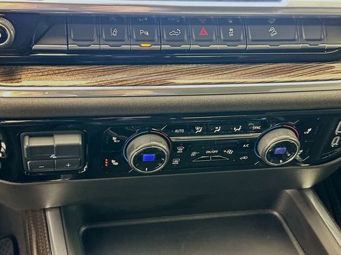 Used 2025 Chevrolet Silverado 2500 LT w/ Trail Boss Package image 15