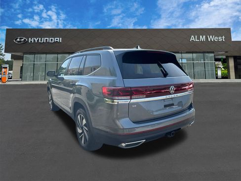 Used 2025 Volkswagen Atlas SE image 7