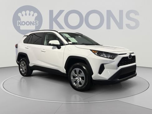 Used 2021 Toyota RAV4 LE FWD image 10