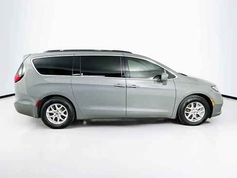Used 2022 Chrysler Pacifica Touring-L image 24