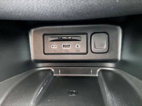 Used 2020 Chevrolet Equinox Premier w/ Premier Redline Edition image 17