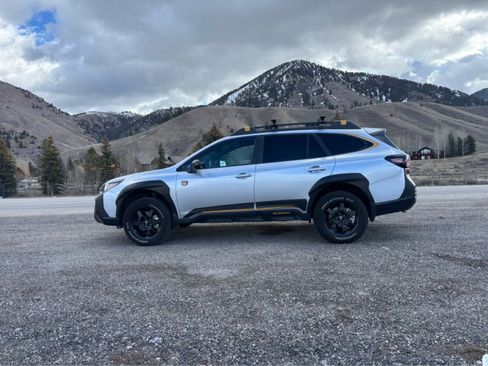 Used 2024 Subaru Outback Wilderness w/ Wilderness Package image 5