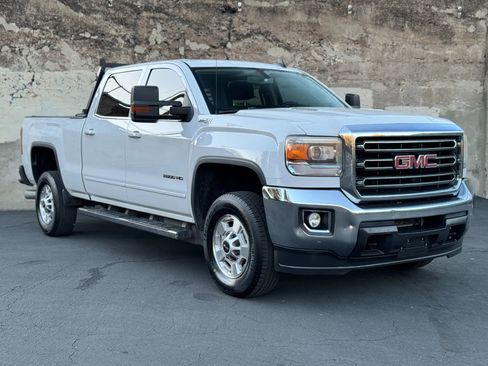 Used 2015 GMC Sierra 2500 SLE w/ SLE Preferred Package image 2