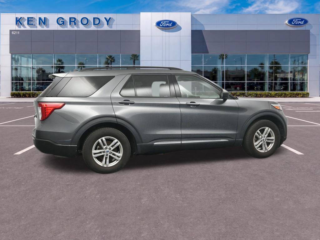 Used 2023 Ford Explorer XLT w/ Equipment Group 202A RWD image 6