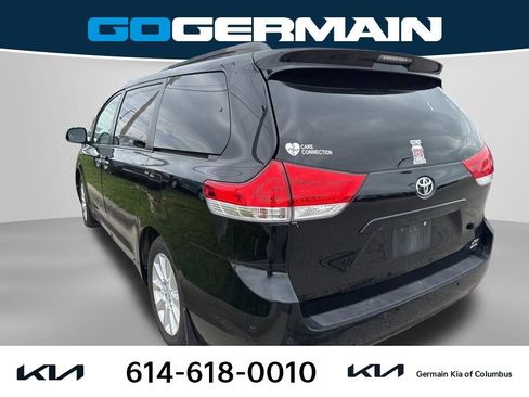 Used 2012 Toyota Sienna XLE AWD/4WD image 2