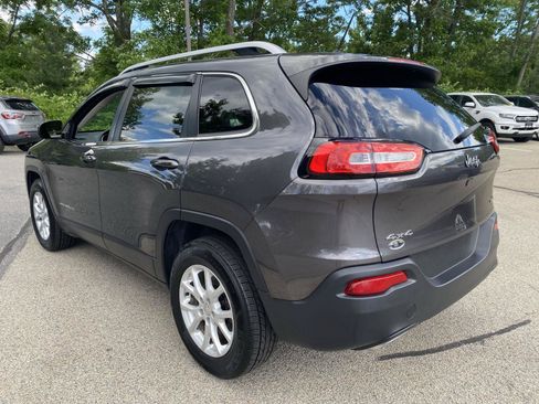 Used 2017 Jeep Cherokee Latitude w/ True North Edition AWD/4WD image 5