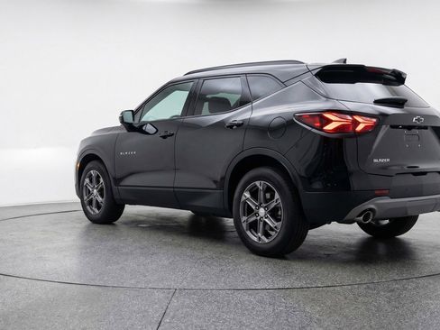 Used 2025 Chevrolet Blazer LT FWD image 6