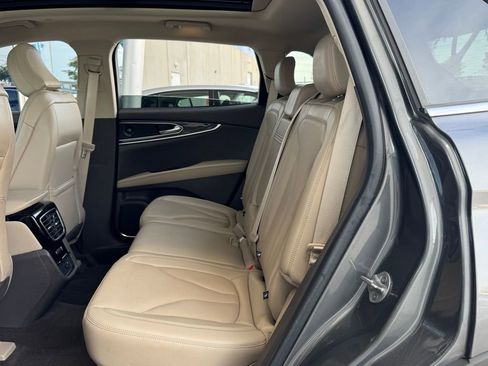 Used 2021 Lincoln Nautilus Reserve image 25