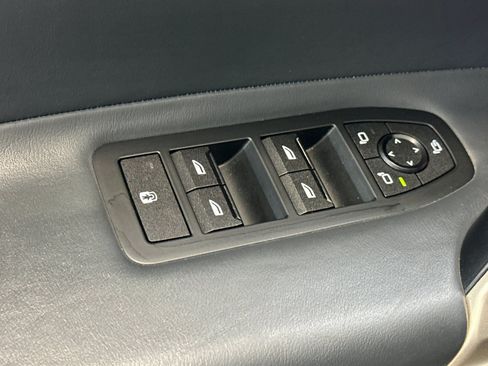 Used 2023 BMW iX xDrive50 AWD/4WD image 14