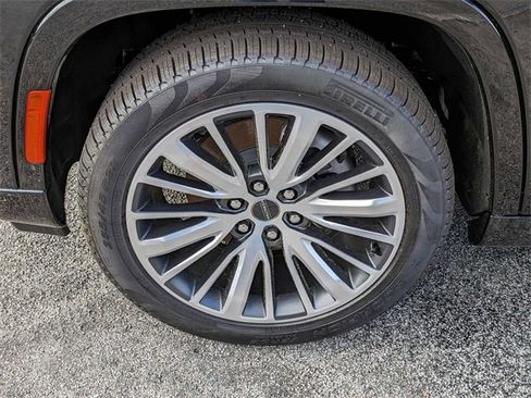 New 2024 Jeep Grand Wagoneer Series III image 9