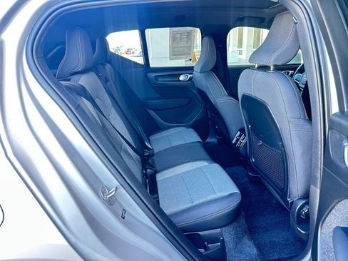 Used 2024 Volvo XC40 B5 Core image 27