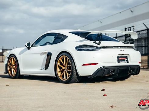 Used 2020 Porsche 718 Cayman GT4 image 10