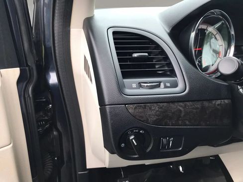 Used 2014 Dodge Grand Caravan SE w/ Quick Order Package 29E SE FWD image 16