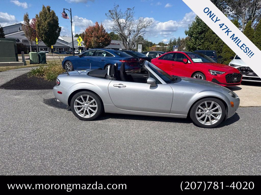 Used 2007 MAZDA MX-5 Miata Touring w/ Suspension Pkg RWD image 3
