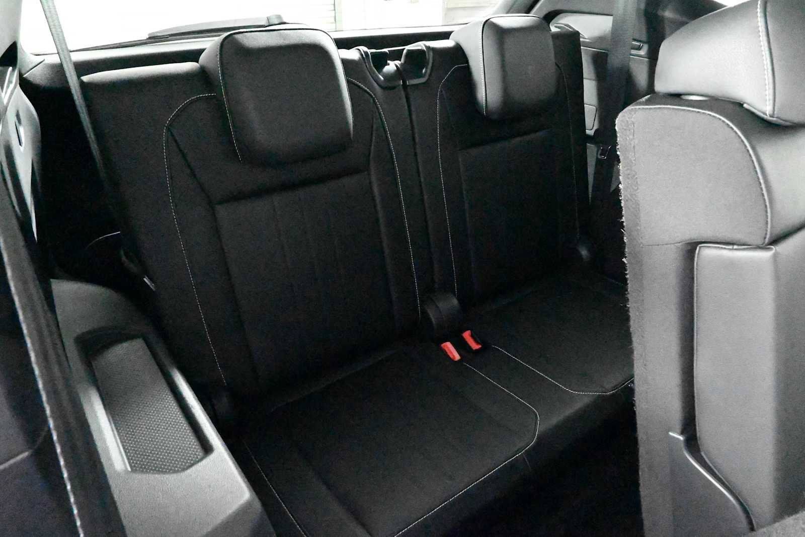Certified 2023 Volkswagen Tiguan SE R-Line FWD image 12