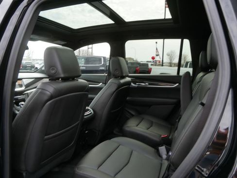 Used 2025 Cadillac XT6 Sport image 19