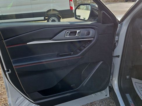 New 2026 Ford Explorer ST-Line w/ ST-Line Street Pack image 11