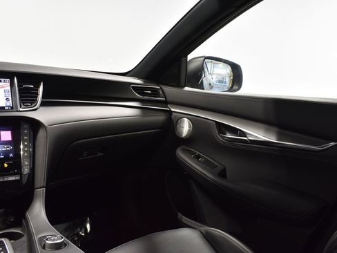 Certified 2025 INFINITI QX55 Essential image 17