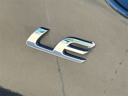 Used 2021 Toyota Corolla LE image 10