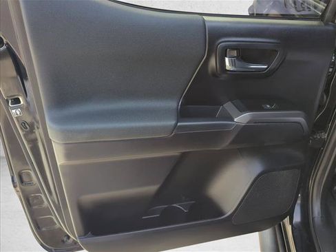 Used 2019 Toyota Tacoma TRD Sport RWD image 12